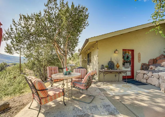 Holiday home Vineyard Views & Sauna At Cornville Home!